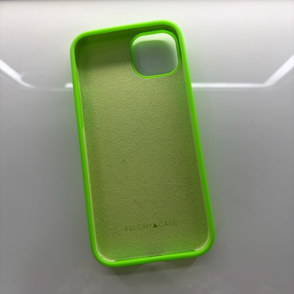 🍋🟩IPHONE 15+ CASE - Picture 2 of 2